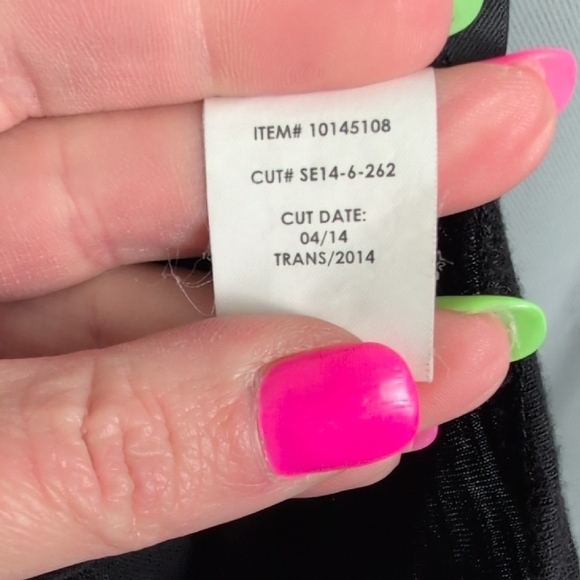 Torrid Graphic Cut Out Tank Top Gray - Picture 5 of 5